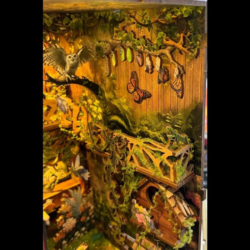 artisan-diy-diorama-kit-focused-on-insect-specimens-and-labels Artisan DIY diorama kit focused on insect specimens and labels
