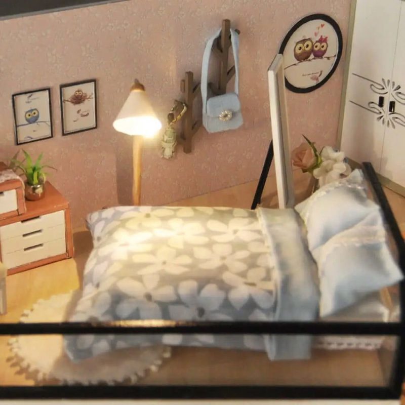 collectible-tiny-home-model-for-collectors Finished Yuko Microdream miniature house as a collectible display piece
