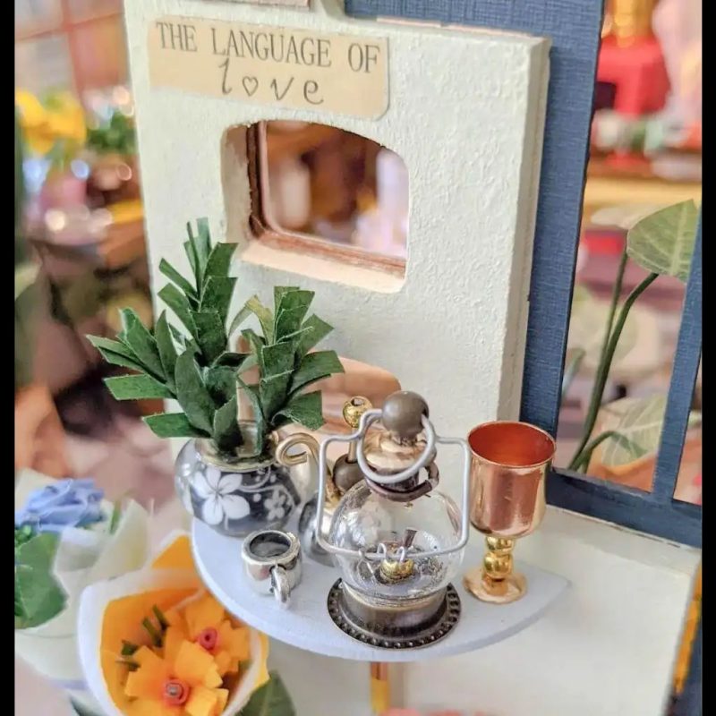 creative-diy-miniature-shop-scene-with-blossoms Creative DIY miniature shop scene with paper blossoms and foliage clusters