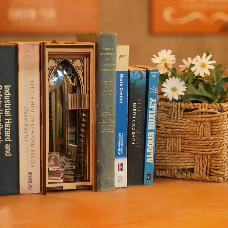 enchanted-book-nook-for-shelves enchanted book nook for shelves