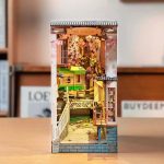 sakura-cherry-blossom-book-nook-diorama-with-train Sakura cherry blossom book nook diorama with Densha train and pink petals