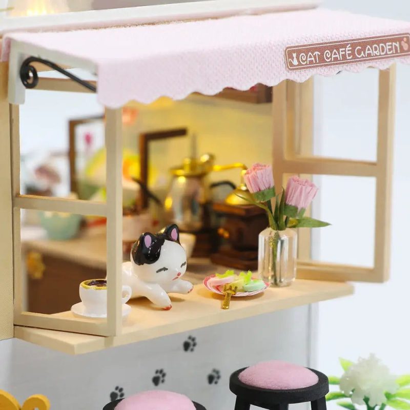 scale-model-cat-coffee-shop-diy-kit Scale model cat coffee shop DIY kit finished result close-up