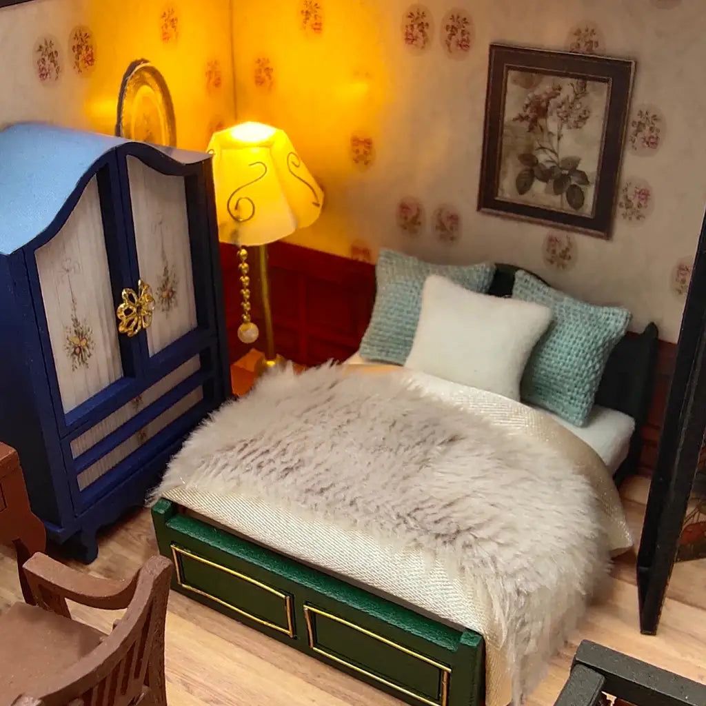 scale model cottage for tabletop decoration