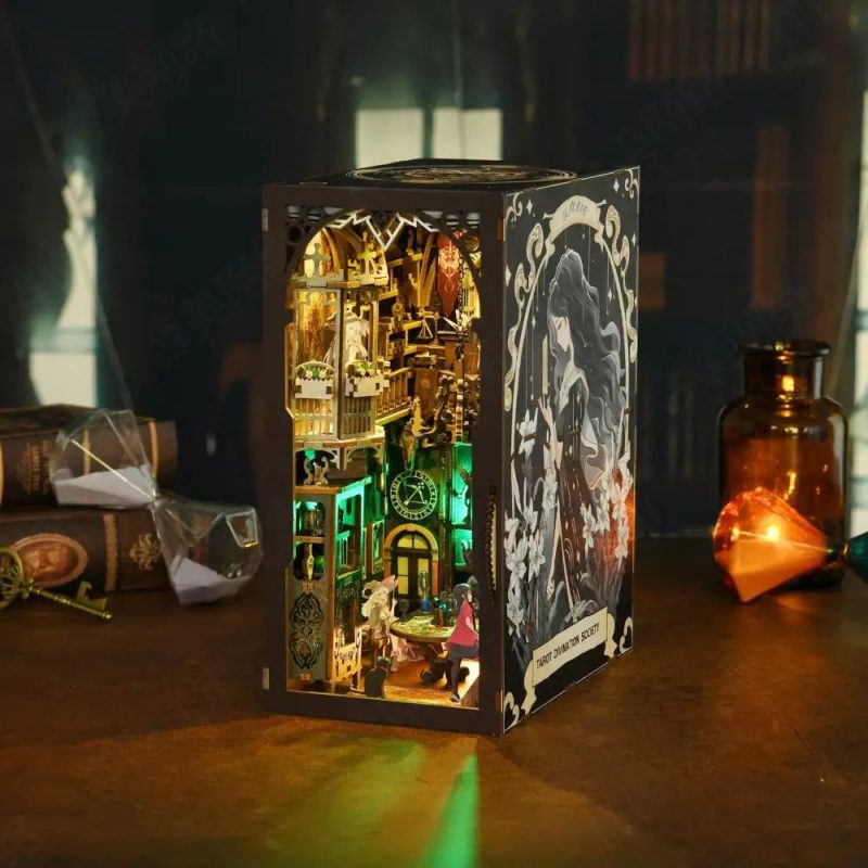 tarot-divination-book-nook Tarot Divination Book Nook DIY kit assembled on a wooden shelf