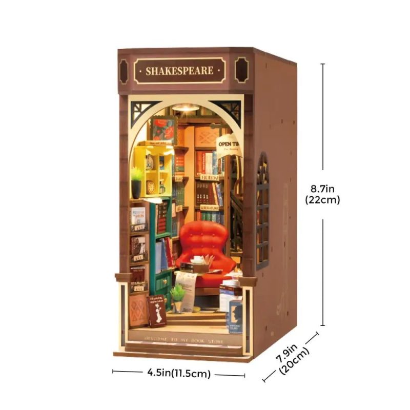 wooden-handcrafted-literary-diorama-for-shelves Wooden handcrafted literary diorama for shelves built from laser-cut basswood